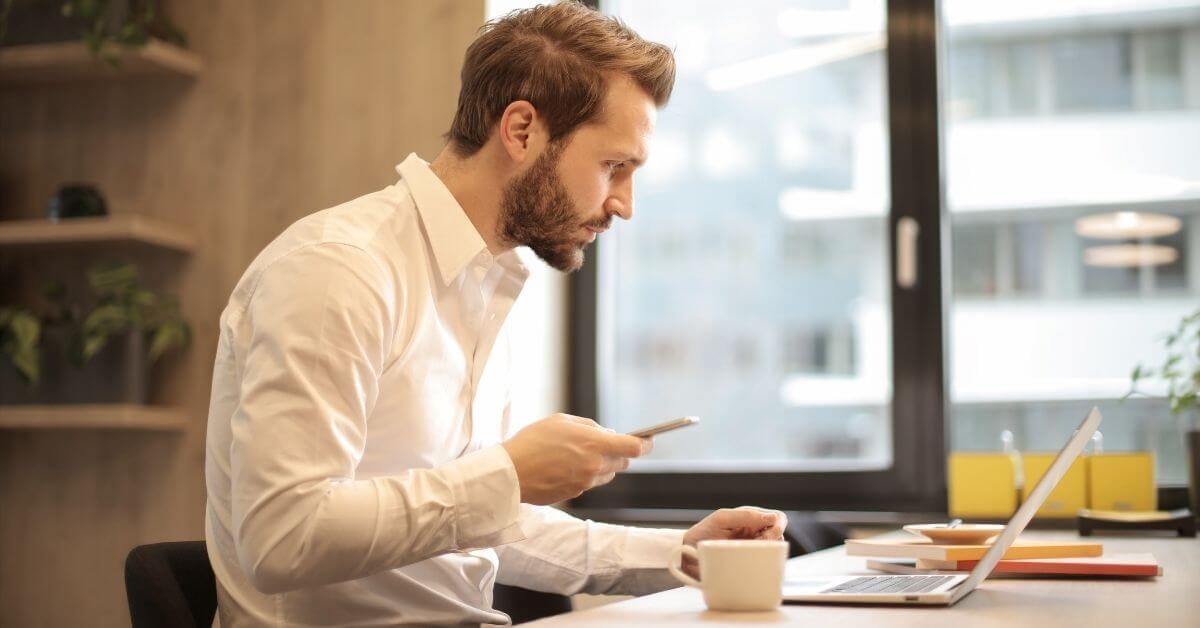 pearl-ms-digital-payments-agent-checking-his-residuals