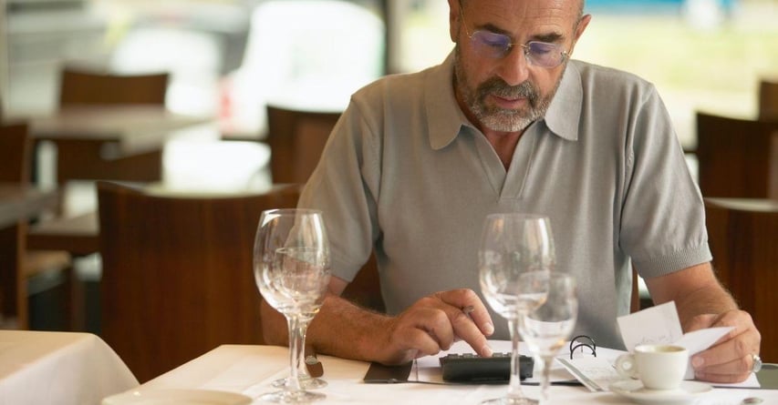 fine-dining-restaurant-owner-using-new-point-of-sale-software-in-sacramento-ca