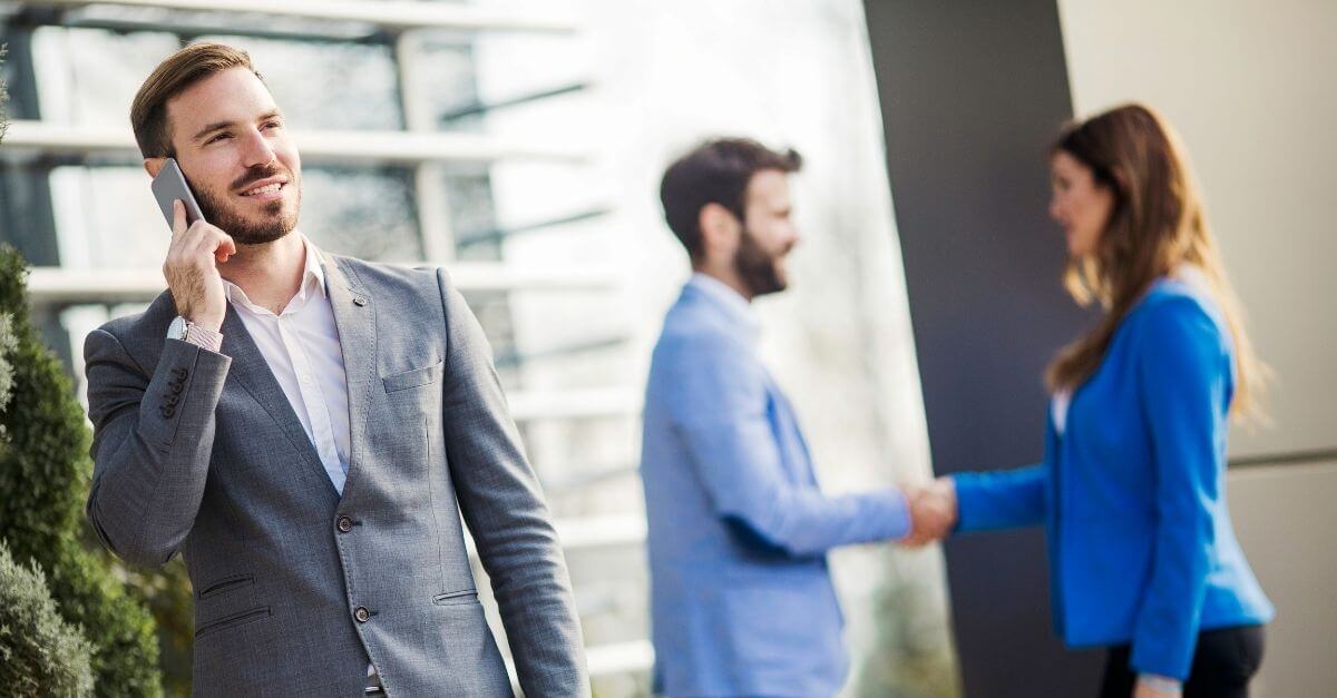 a-merchant-services-sales-agent-meeting-with-a-client-in-midlothian
