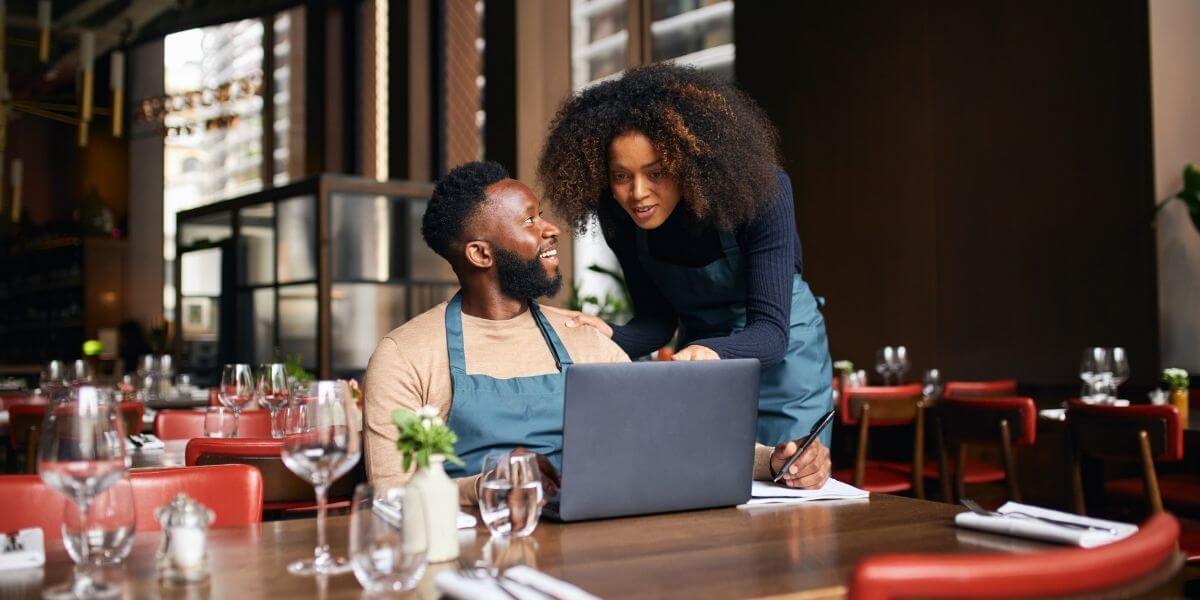 point-of-sale-reseller-in-crosspointe-va-explaining-the-benefits-of-the-total-touch-pos-system