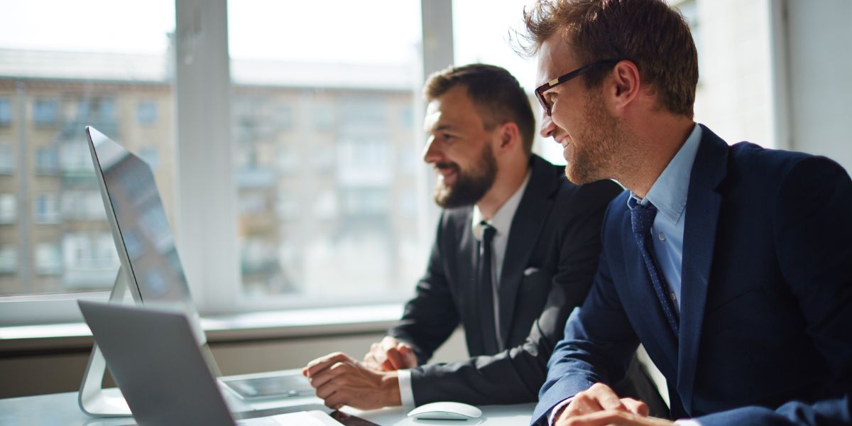 iso-agents-looking-over-their-merchant-portfolios