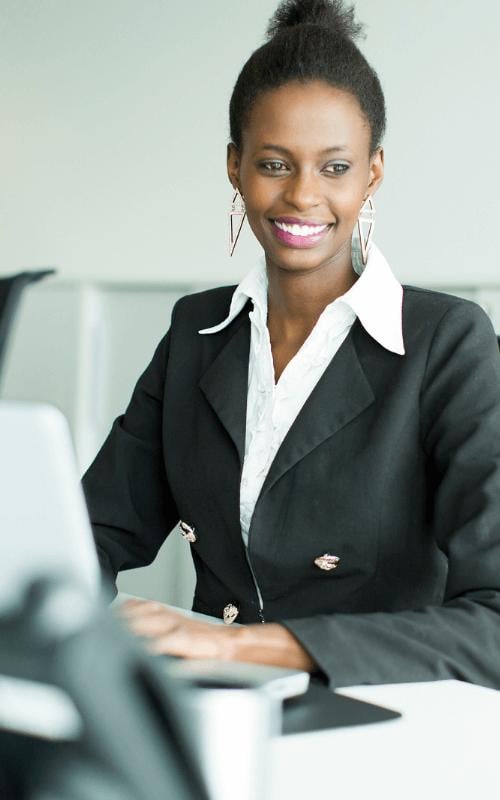 a-maryland-merchant-services-agent-working-on-a-deal-with-her-merchant