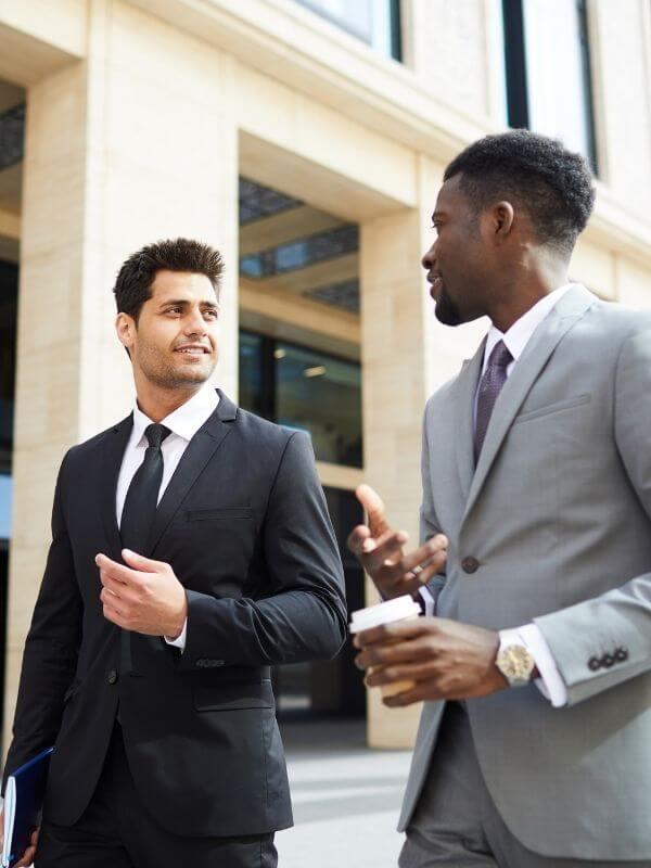 a-ny-merchant-services-agent-closing-a-deal-with-an-ecommerce-business