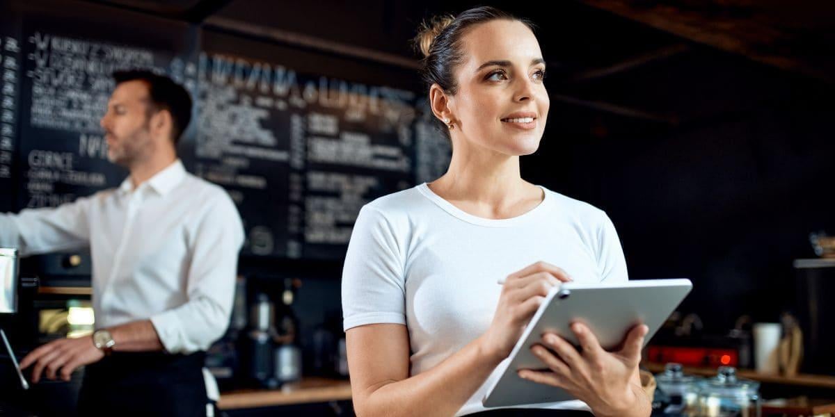 a-pos-dealer-in-wyoming-showing-how-total-touch-pos-will-help-her-restaurant-owner